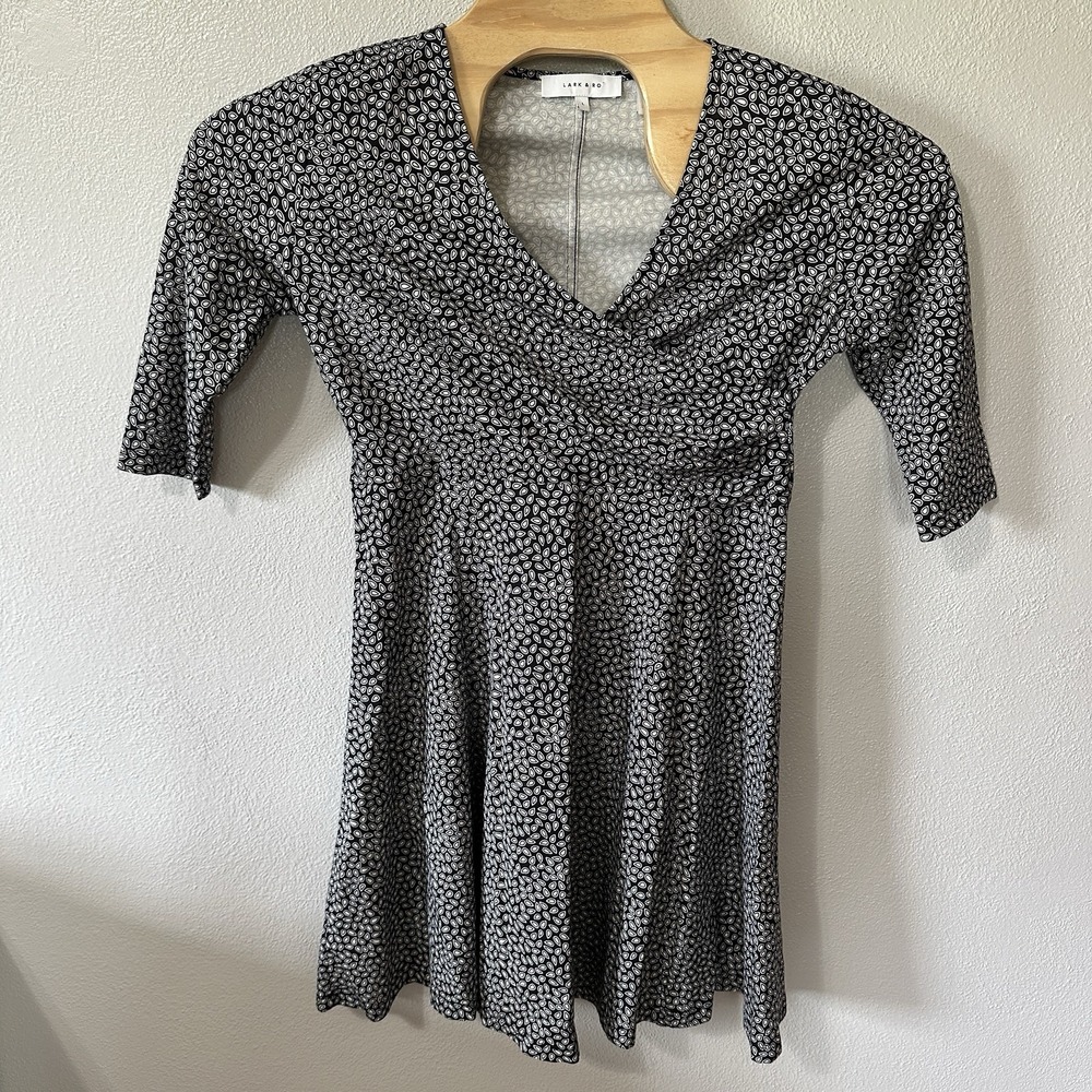 Lark & Ro Black Pattern Faux Wrap Dress V-Neck Stretch 3/4 Sleeve Size Large